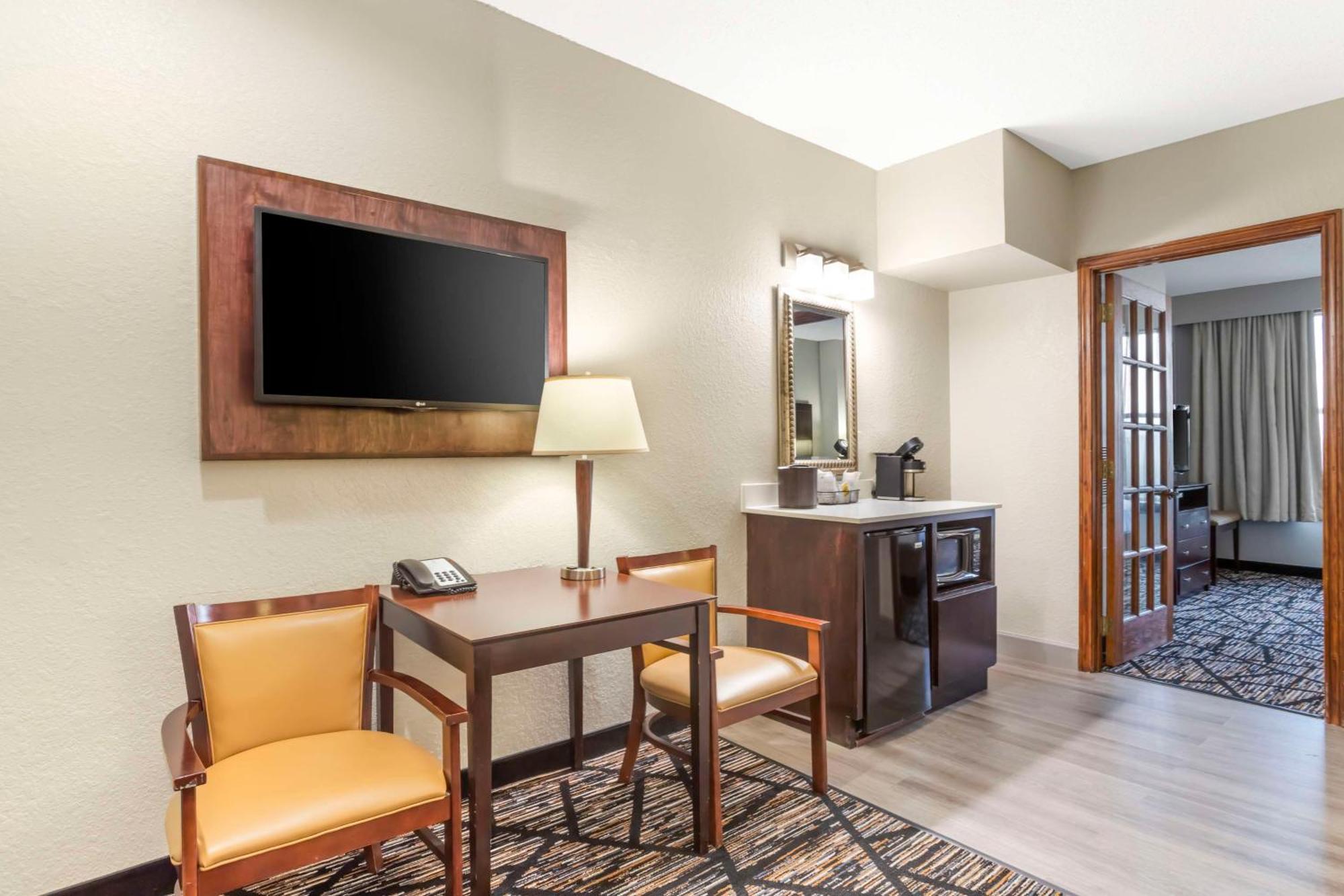 Best Western Plus Hobby Airport Inn And Suites Houston Zewnętrze zdjęcie